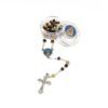 Rosario Virgen del Rocío formado por cuentas pequeñas y redondas de madera en diferentes colores. Incluye cruz de metal.